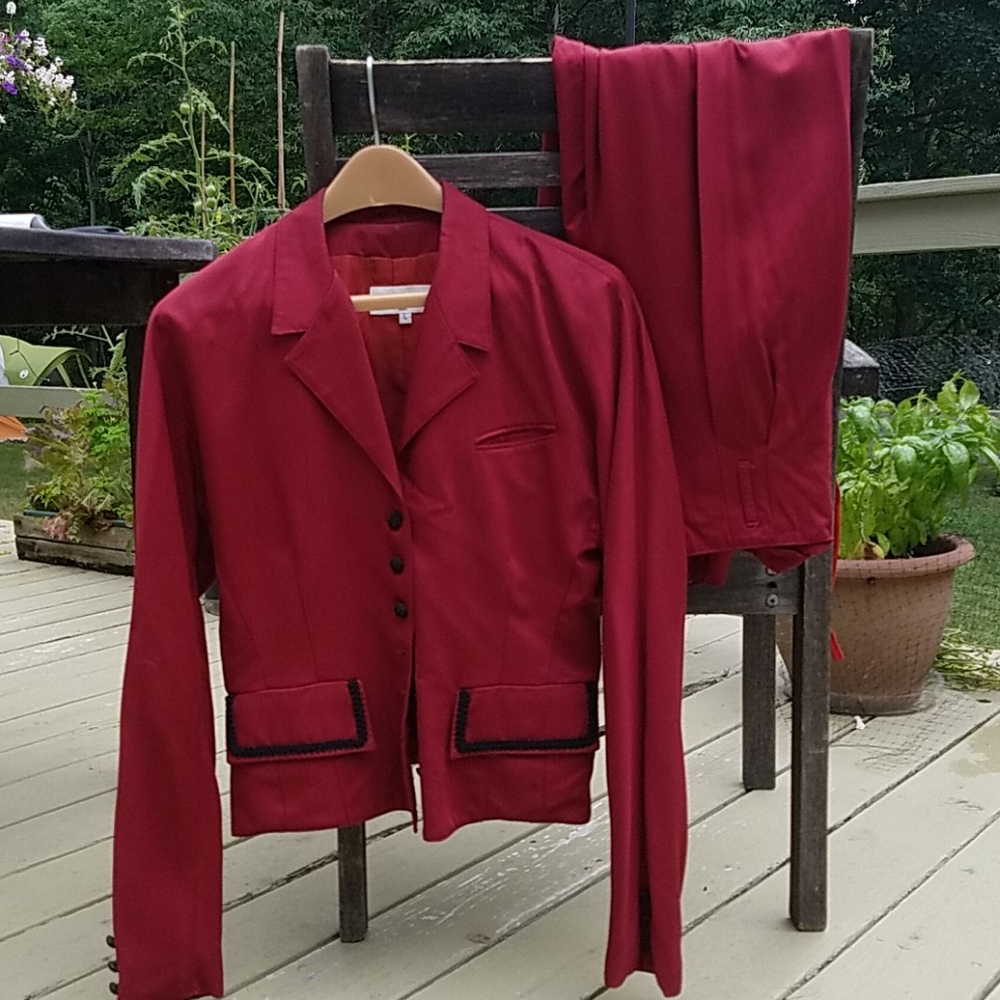 Tempo Paris Vintage women's blazer and pants set